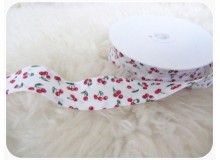 Schrägband mit Kirschen