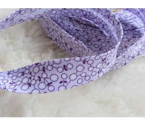 Schrägband mit Kreisen