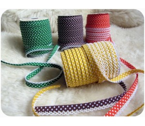 Schrägband mit Häkelborte